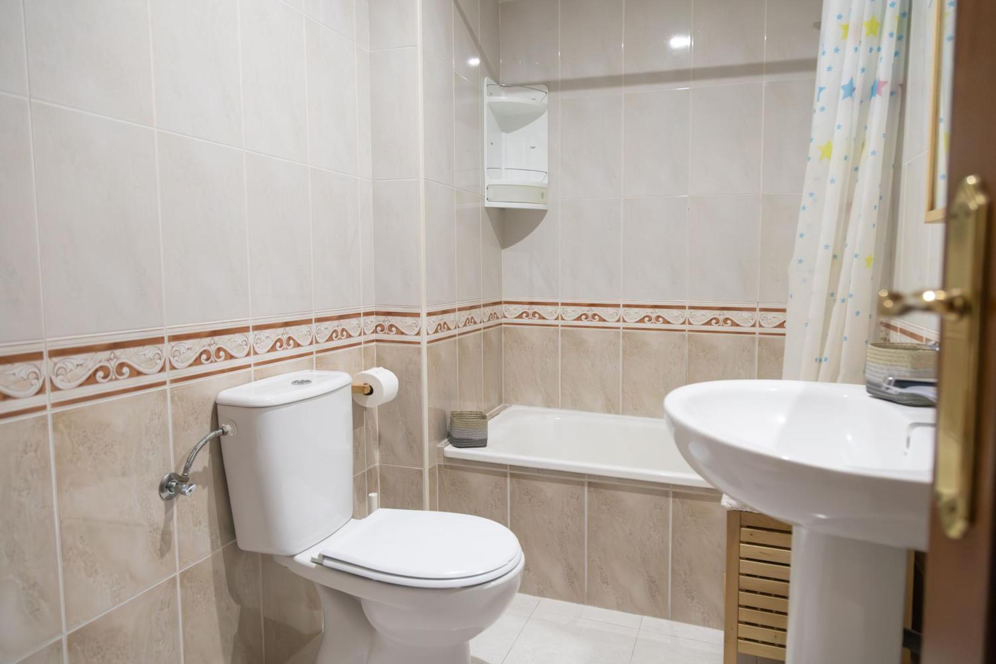 Apartamento Completo, Amplio, Muy Iluminado Y Con Plaza De Garaje Incluida. او غروف المظهر الخارجي الصورة