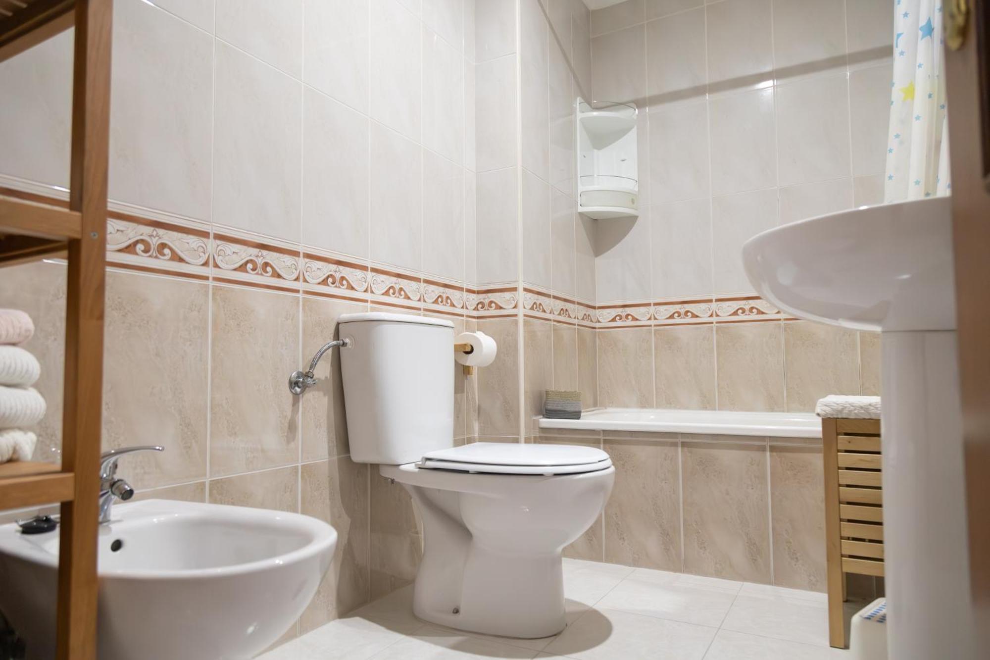 Apartamento Completo, Amplio, Muy Iluminado Y Con Plaza De Garaje Incluida. او غروف المظهر الخارجي الصورة