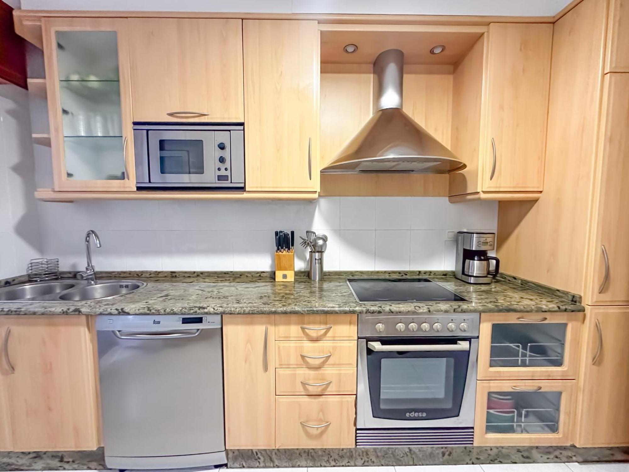 Apartamento Completo, Amplio, Muy Iluminado Y Con Plaza De Garaje Incluida. او غروف المظهر الخارجي الصورة