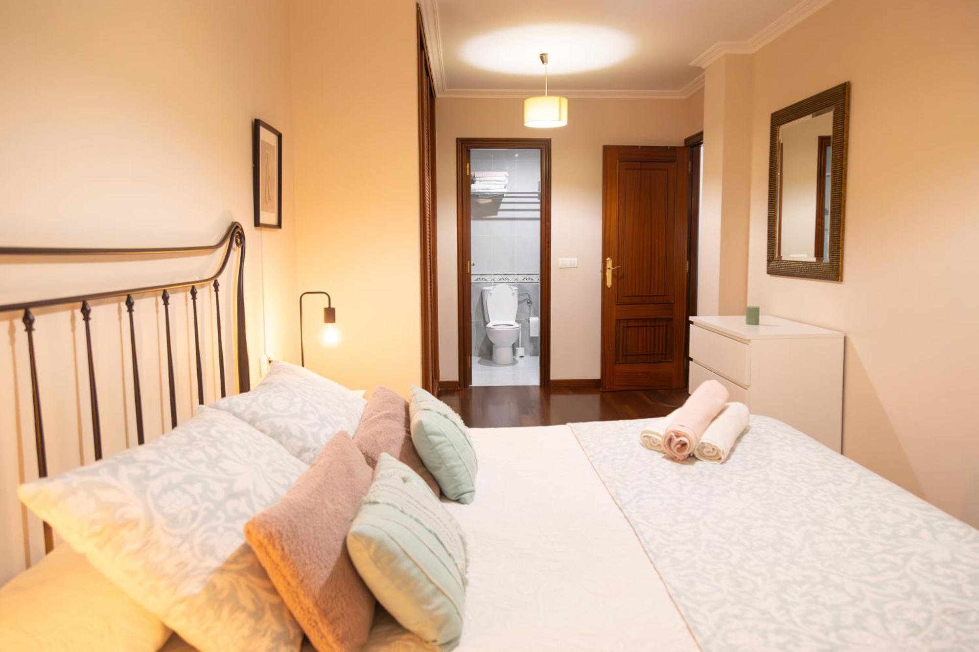 Apartamento Completo, Amplio, Muy Iluminado Y Con Plaza De Garaje Incluida. او غروف المظهر الخارجي الصورة