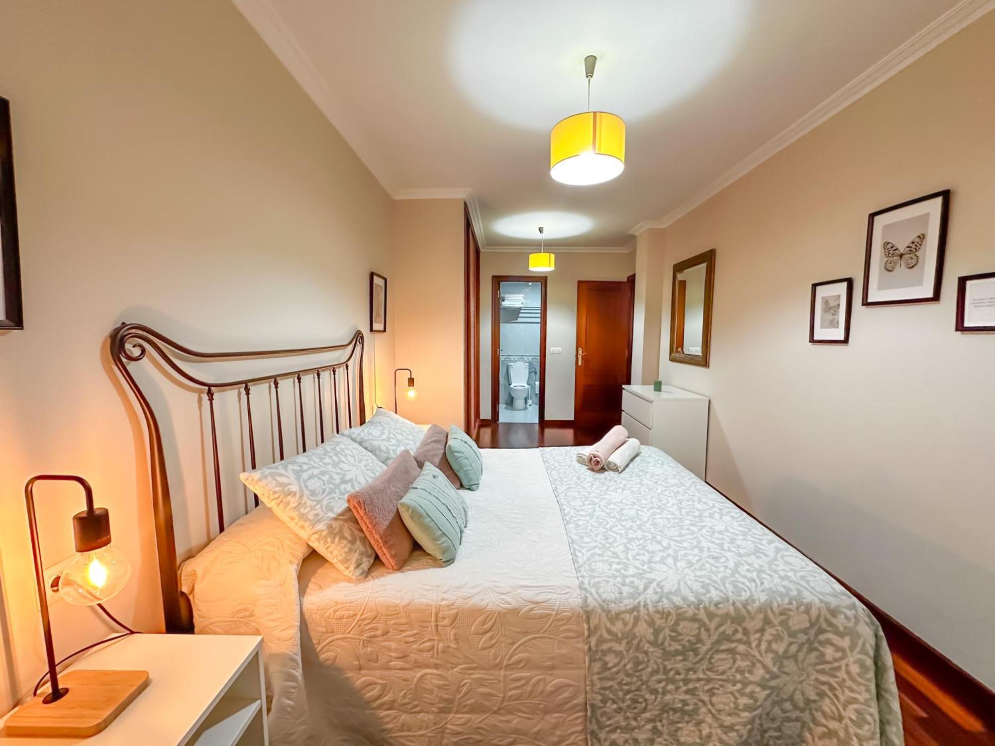 Apartamento Completo, Amplio, Muy Iluminado Y Con Plaza De Garaje Incluida. او غروف المظهر الخارجي الصورة